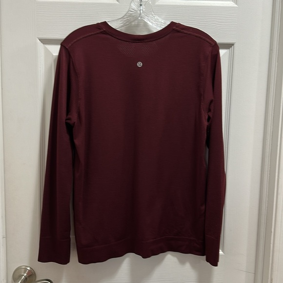 Lululemon Swiftly Relaxed LS in garnet - Picture 2 of 4